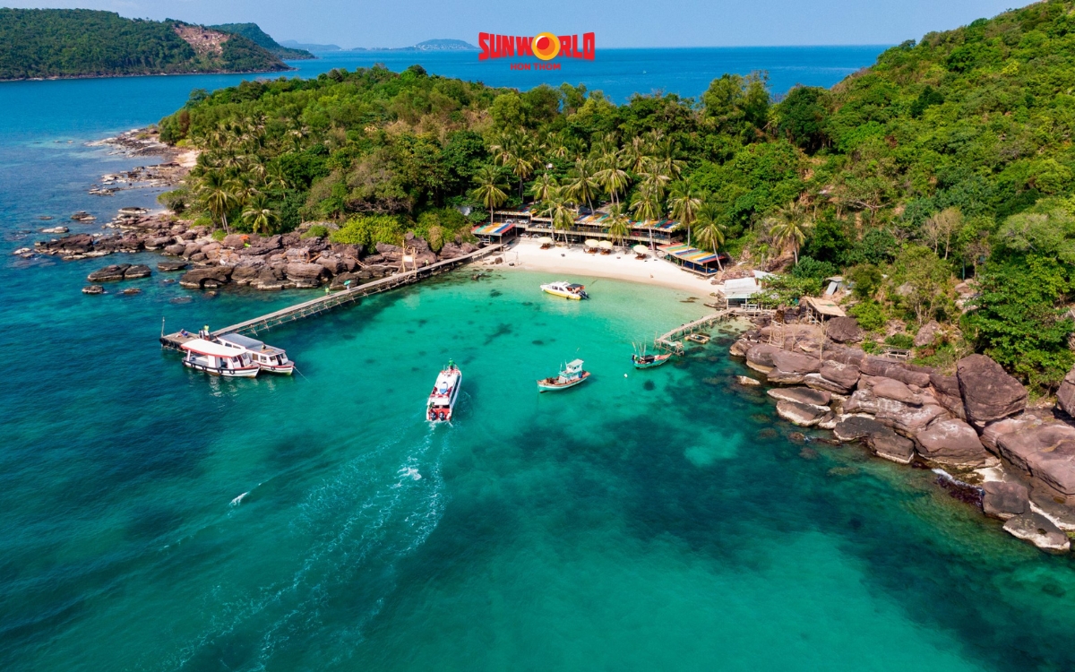 Bãi tắm Hòn Thơm được mệnh danh là “Maldives của Phú Quốc”