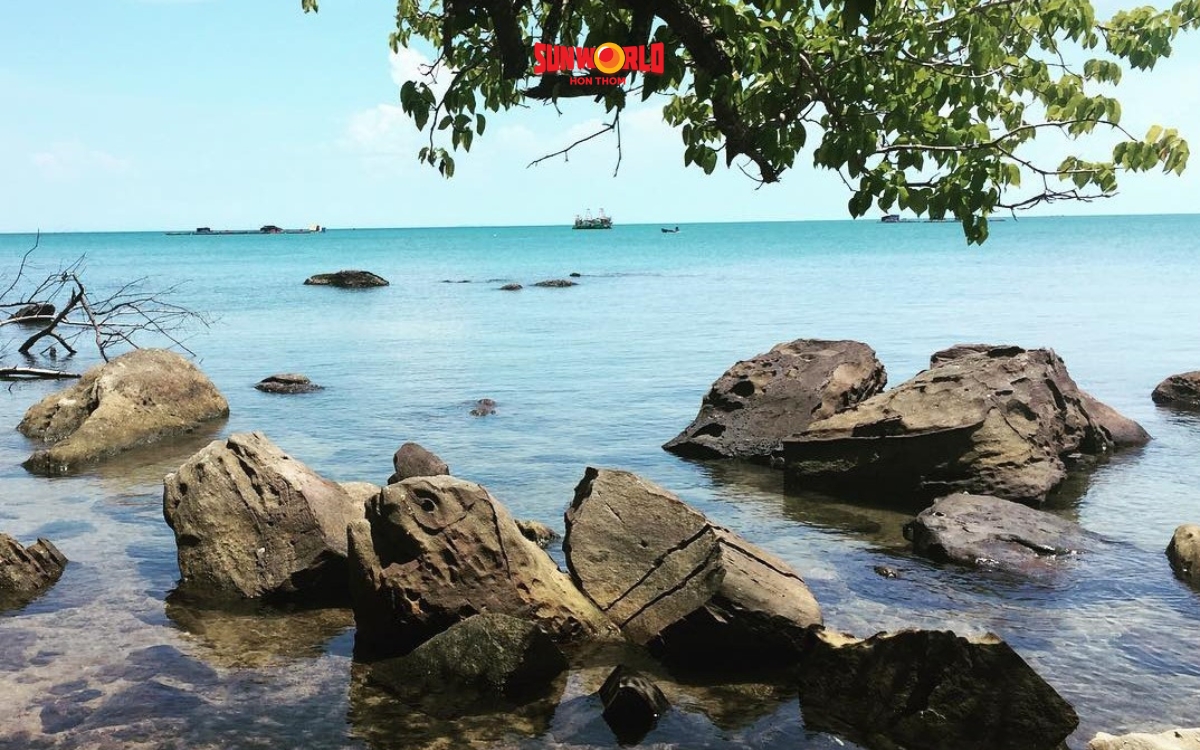 Bãi Thơm Phú Quốc có vẻ đẹp hoang sơ, hút du khách