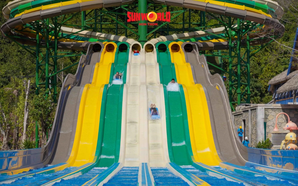 Các trò chơi ở Sun World Phú Quốc: Phi Long Cưỡi Sóng ở công viên nước Aquatopia
