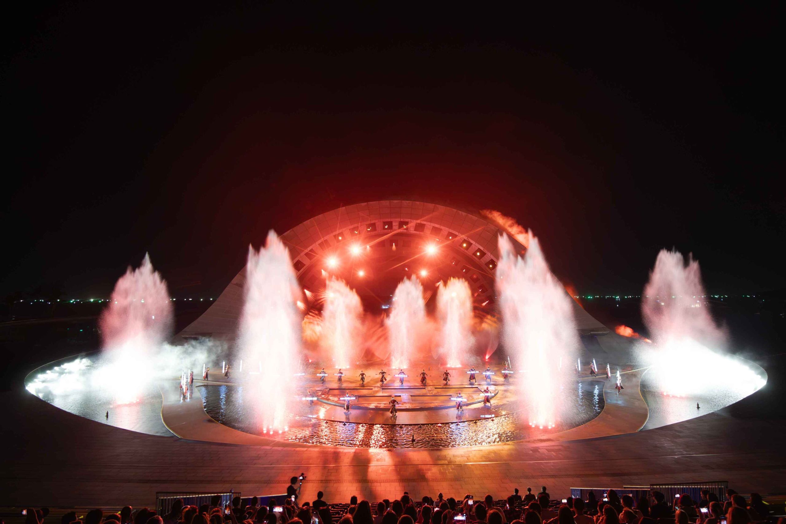 show diễn kiss of the sea